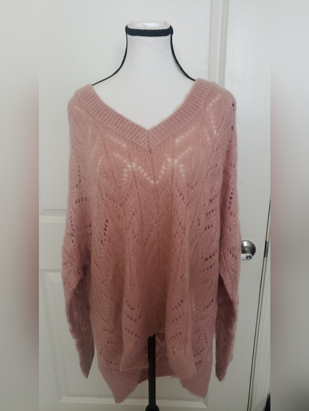 American Eagle Pink Jegging Fit Sweater